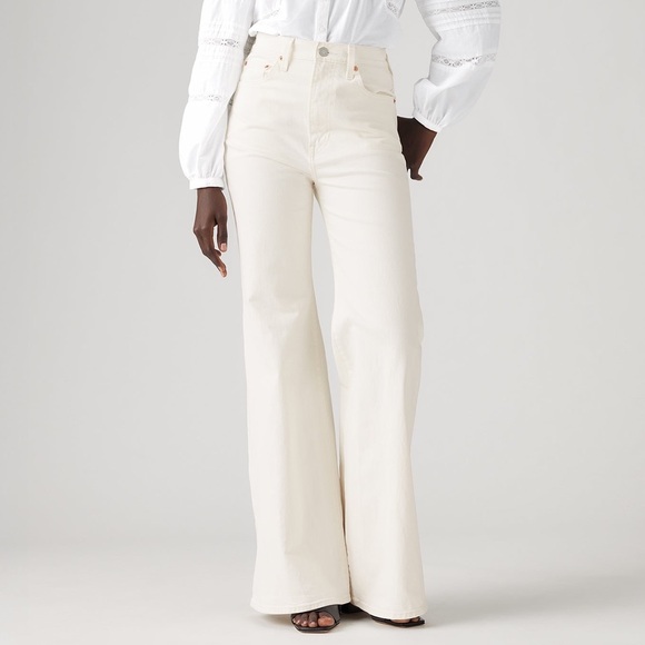 Levi’s Ribcage Bell Jean - Picture 5 of 5